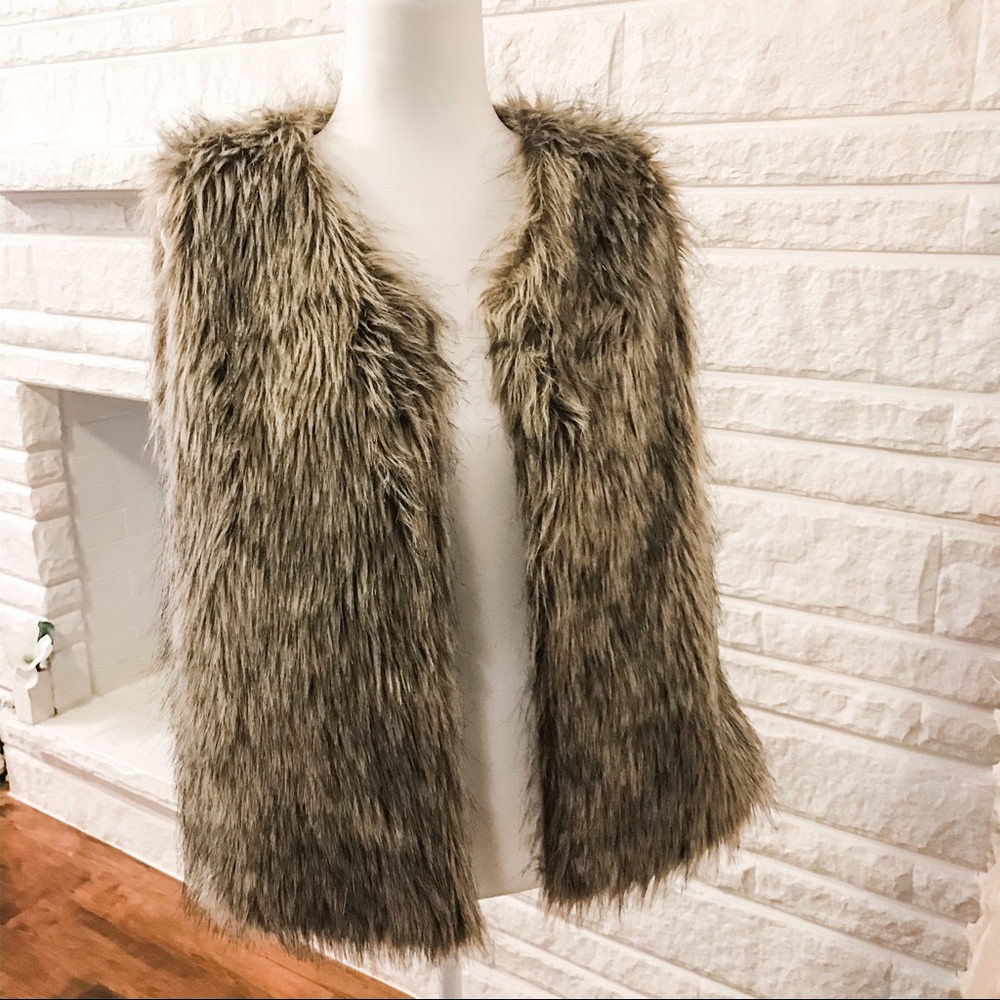 ✅Excellent Condition Faux Fur Vest